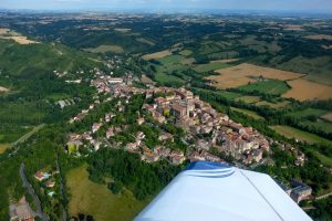 Cordes sur ciel vue d'avion